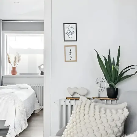 Center, King Bed, 65